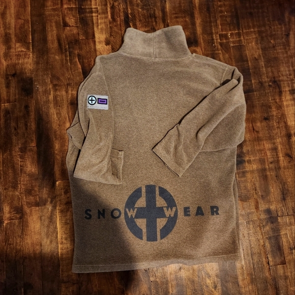 Snow Wear Crewneck - Picture 1 of 1